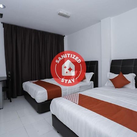 Oyo 988 Malawati Ria Hotel Kuala Selangor Εξωτερικό φωτογραφία