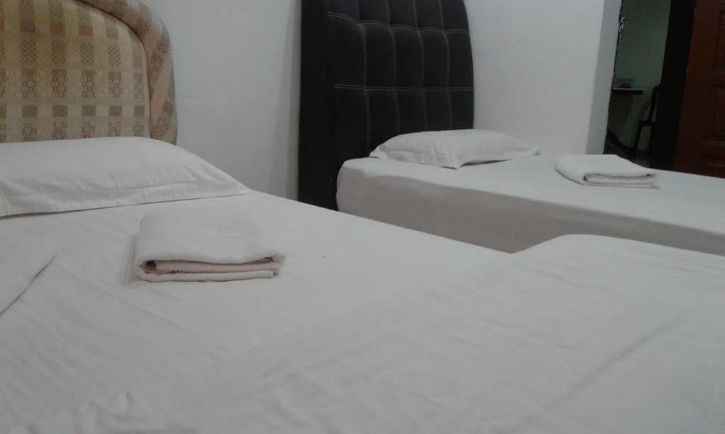Oyo 988 Malawati Ria Hotel Kuala Selangor Εξωτερικό φωτογραφία