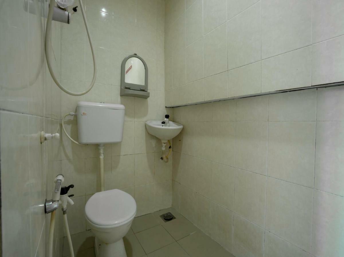 Oyo 988 Malawati Ria Hotel Kuala Selangor Εξωτερικό φωτογραφία