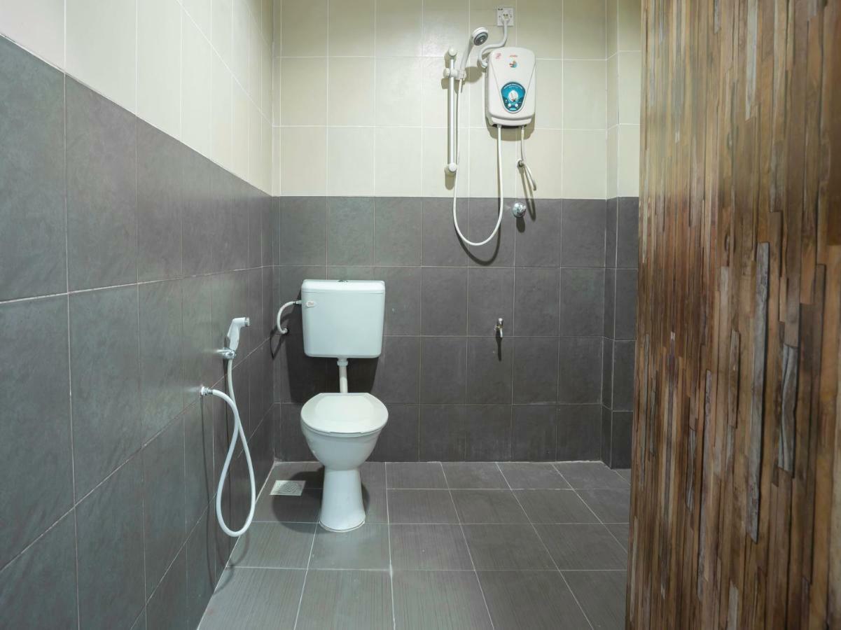 Oyo 988 Malawati Ria Hotel Kuala Selangor Εξωτερικό φωτογραφία