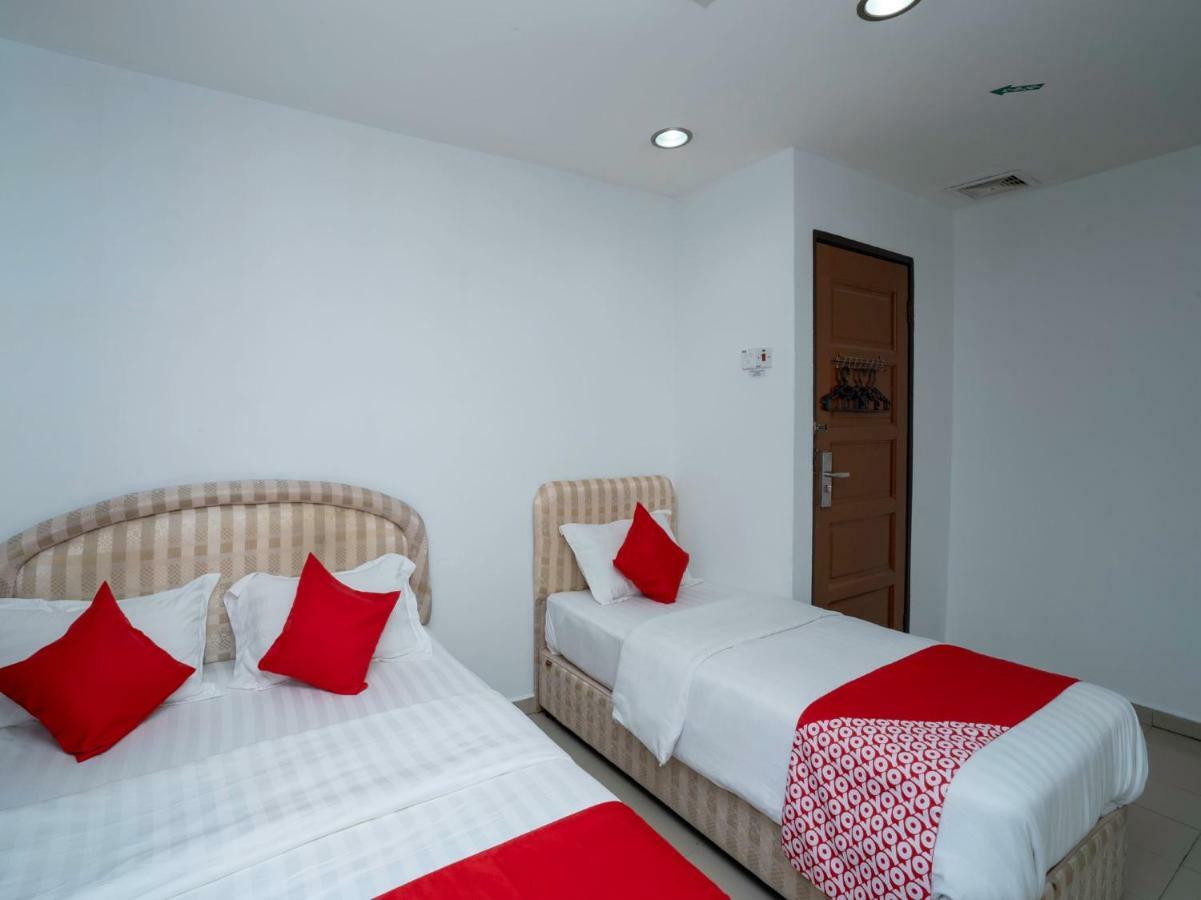 Oyo 988 Malawati Ria Hotel Kuala Selangor Εξωτερικό φωτογραφία