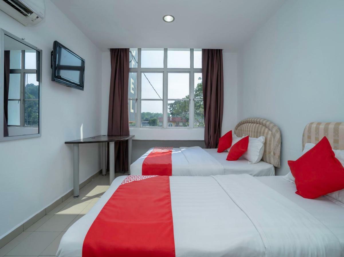 Oyo 988 Malawati Ria Hotel Kuala Selangor Εξωτερικό φωτογραφία